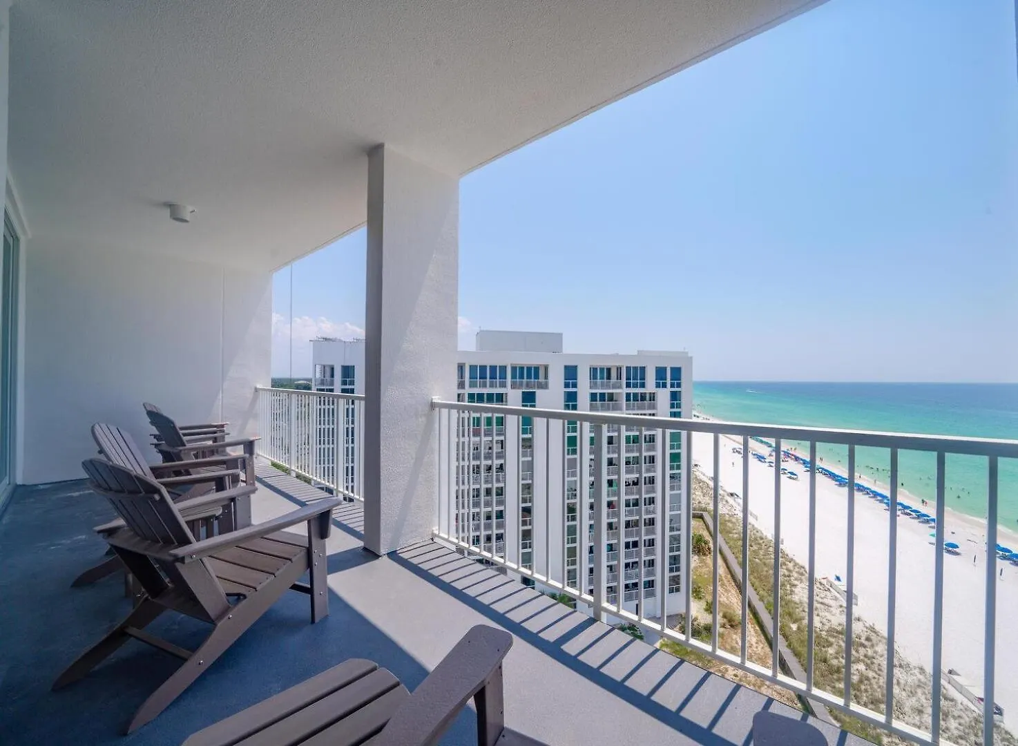 Completely Renovated Luxury 3 Bedroom Beach Front Condo In Destin!